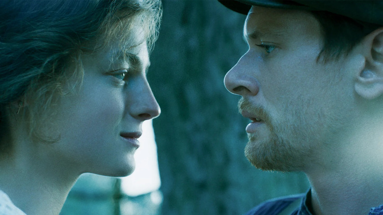 Emma Corrin and Jack O'Connell in Lady Chatterley's Lover