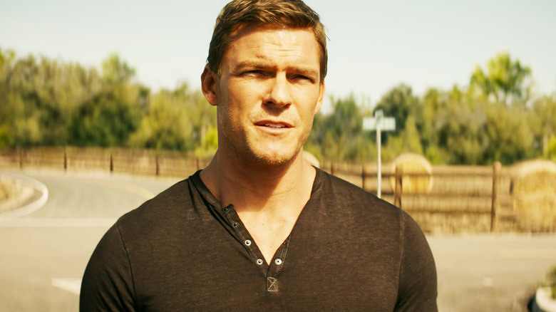 Alan Ritchson in Reacher